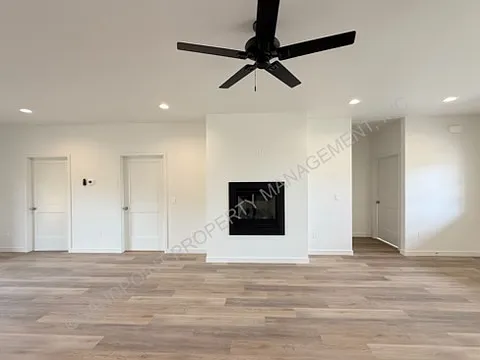611 W 2nd Ave — Photo 12