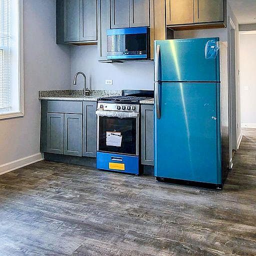 2nd image of 619 E Groveland Park #1