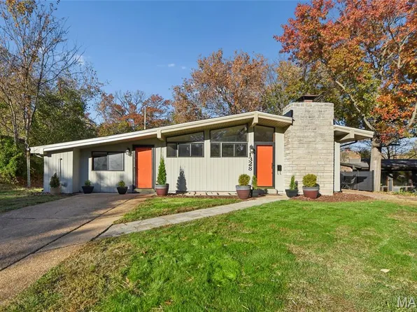 1328 Liggett Dr, Saint Louis, MO 63126
