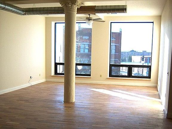 4th image of 466 N Salina St