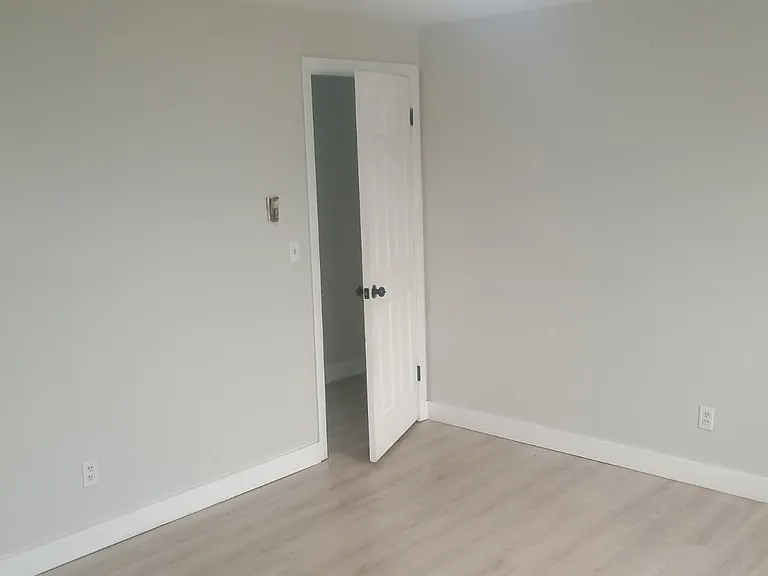 20 Hy Sil Ave #9 — Photo 15