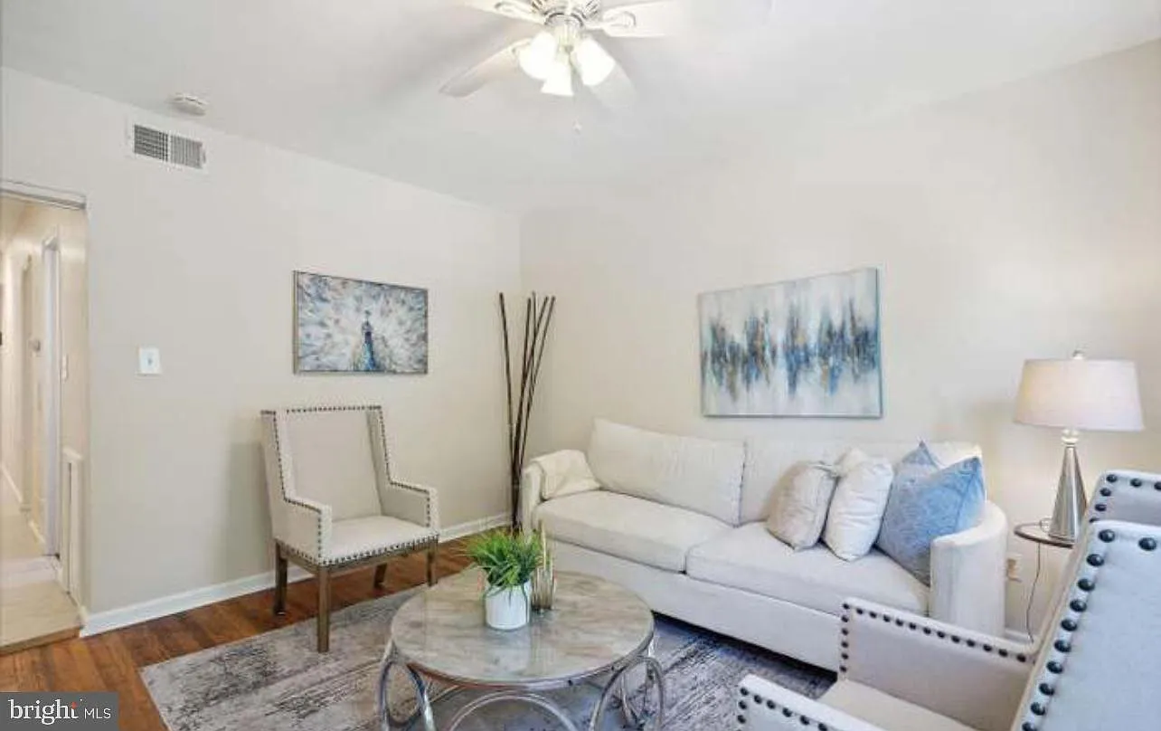 2 bed, 1.0 bath, 750 sqft, $2,250 — Photo 1