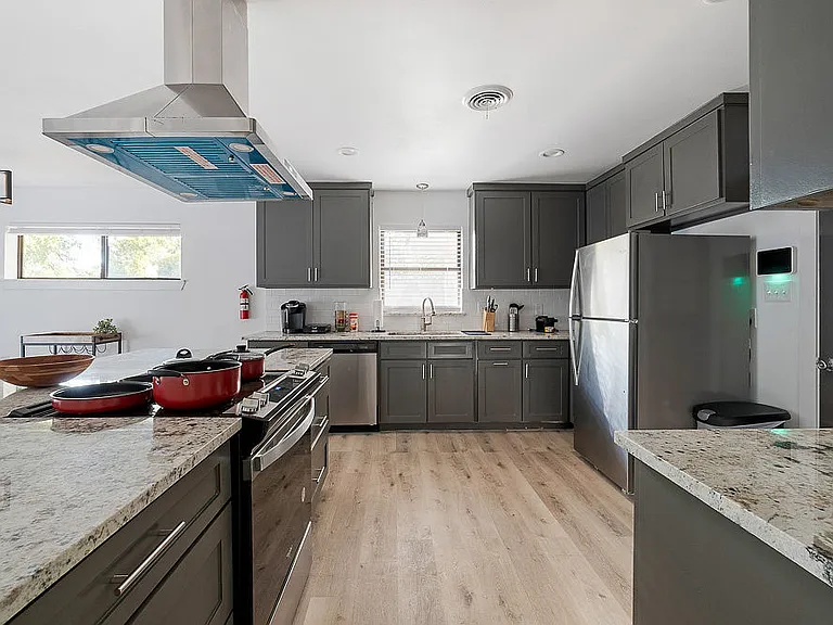 631 Sherwood Dr — Photo 8