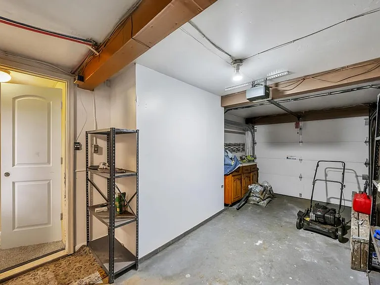 20 Switzerland Rd — Photo 23