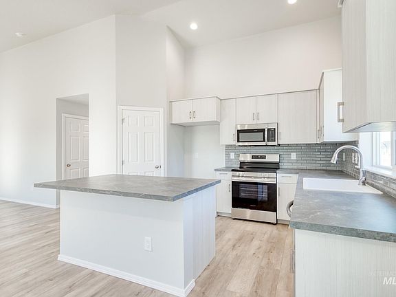 5th image of 9039 W Violet St
