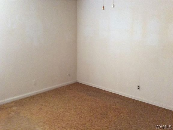 4th image of 3327 38th St E