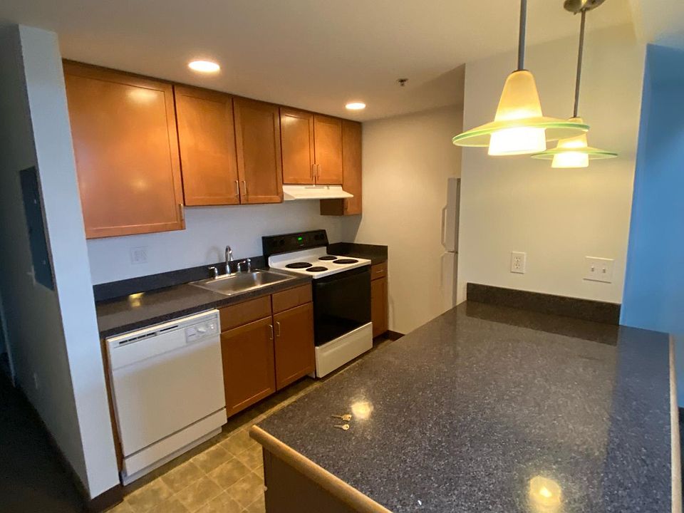 2nd image of 13 Washington St APT 2