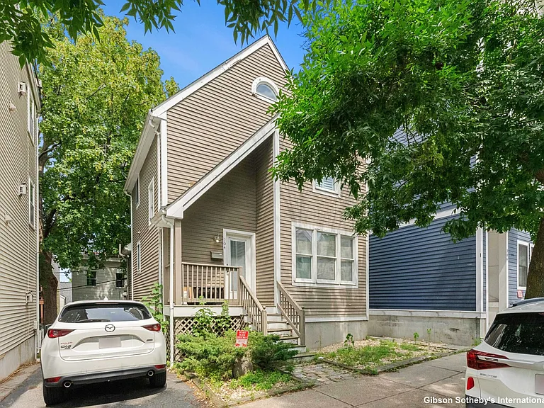 304 W 3rd St — Photo 27