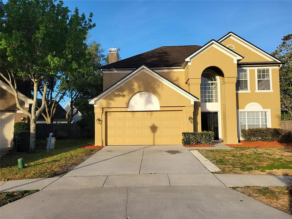 4 bed, 2.5 bath, 2140 sqft, $2,595 — Photo 1