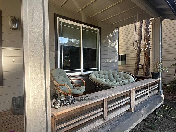 3rd image of 19558 Brookside Way