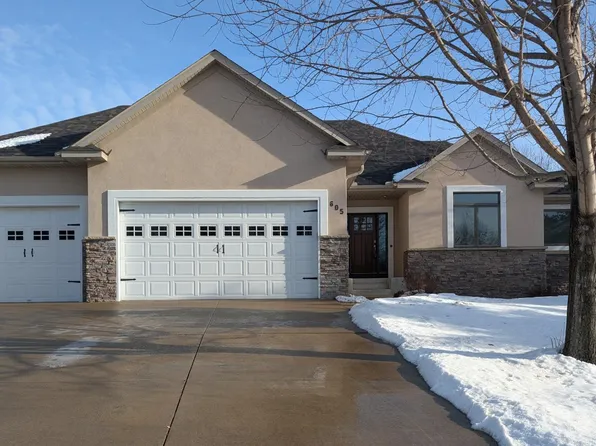605 Heritage Trl NE, New Prague, MN 56071