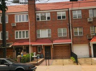 2562 43rd St, Astoria, NY 11103