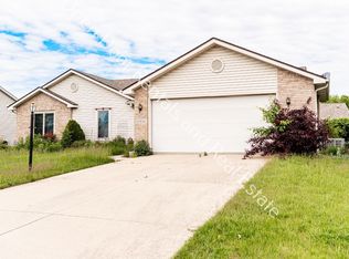 10806 Lupine Ln, Fort Wayne, IN 46804