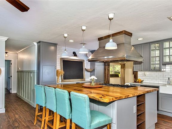 4th image of 4041 Woodbrier DR