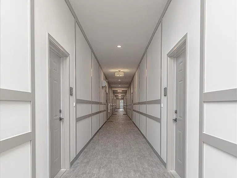 1013 Northside Dr — Photo 15