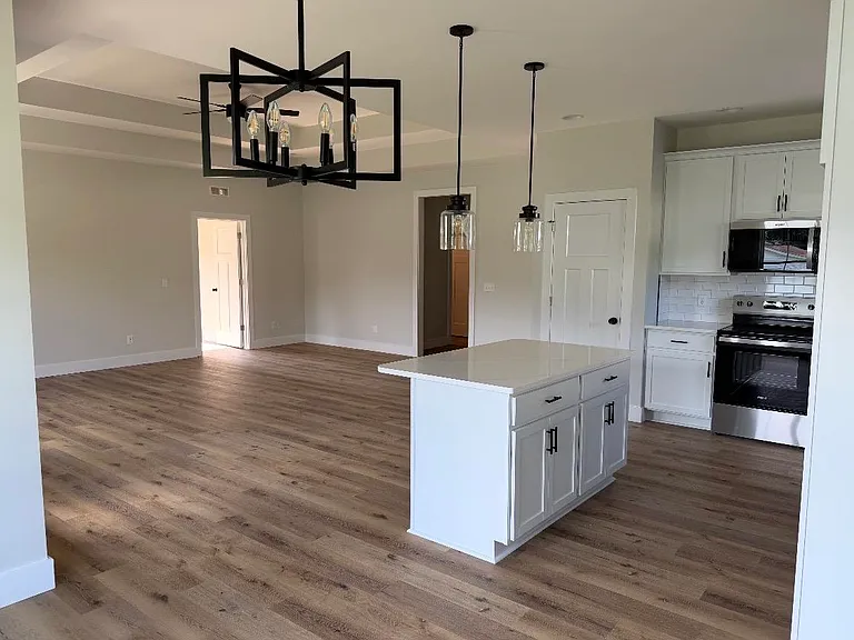 837 Temple Way — Photo 4