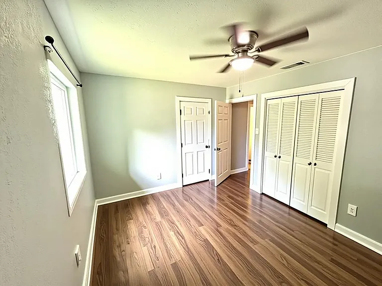 4111 Judivan — Photo 18