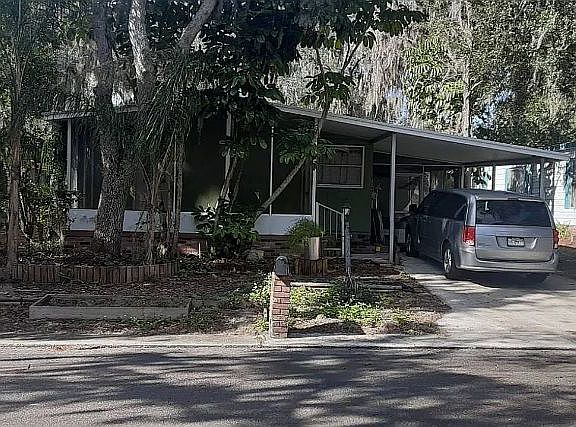 2nd image of 3511 Woodcrest Dr