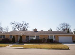 1336 S Vine Ave, Park Ridge, IL 60068