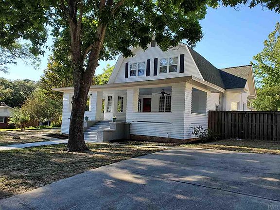 2nd image of 2800 E De Soto St