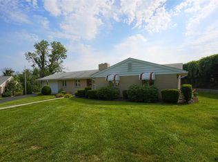 10 Hillside Cir, Camp Hill, PA 17011