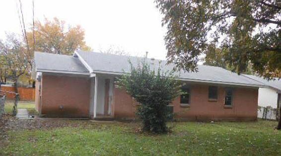 3rd image of 1317 Edgefield Dr