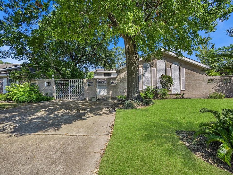 10722 Lynbrook Dr, Houston, TX 77042 Zillow