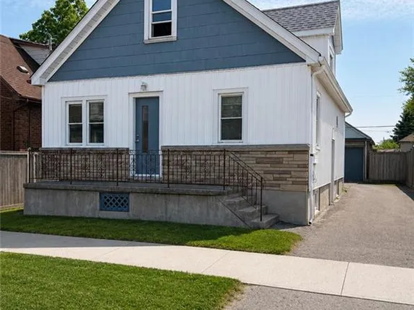 36 Brighton Ave, Saint Catharines, ON L2M 5S7