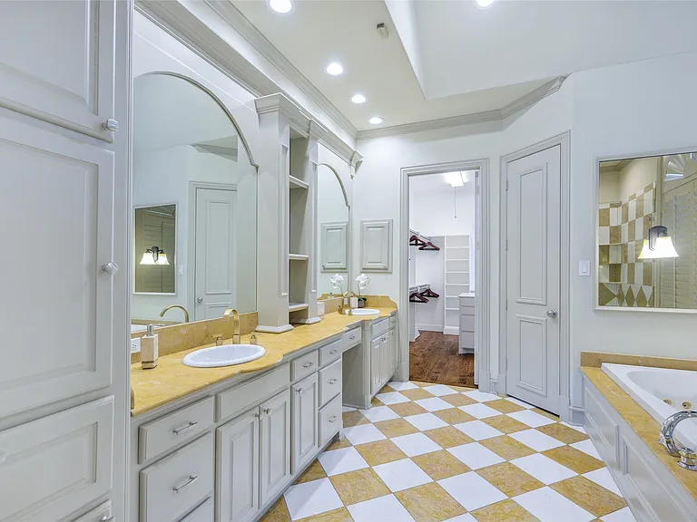 5624 Gillum Dr — Photo 21