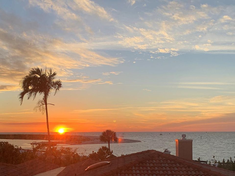 Typical sunset view from the back lanai shot on my iPhone.