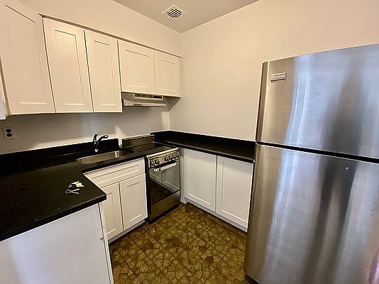 3rd image of 40 W 87th St APT 3B