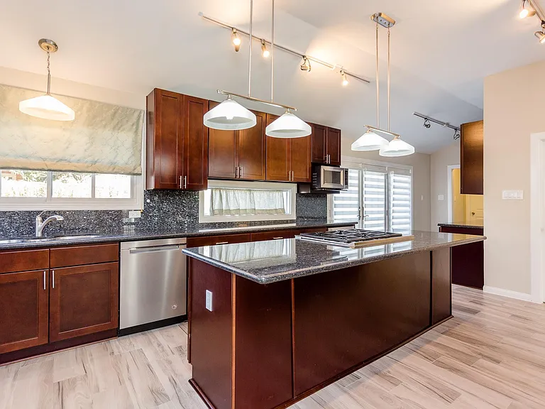 3006 Conway St — Photo 11