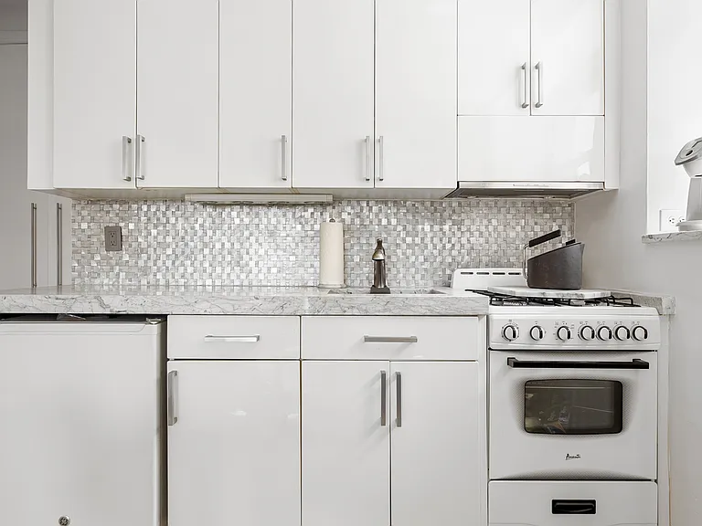 160 Bleecker St #9AW — Photo 7