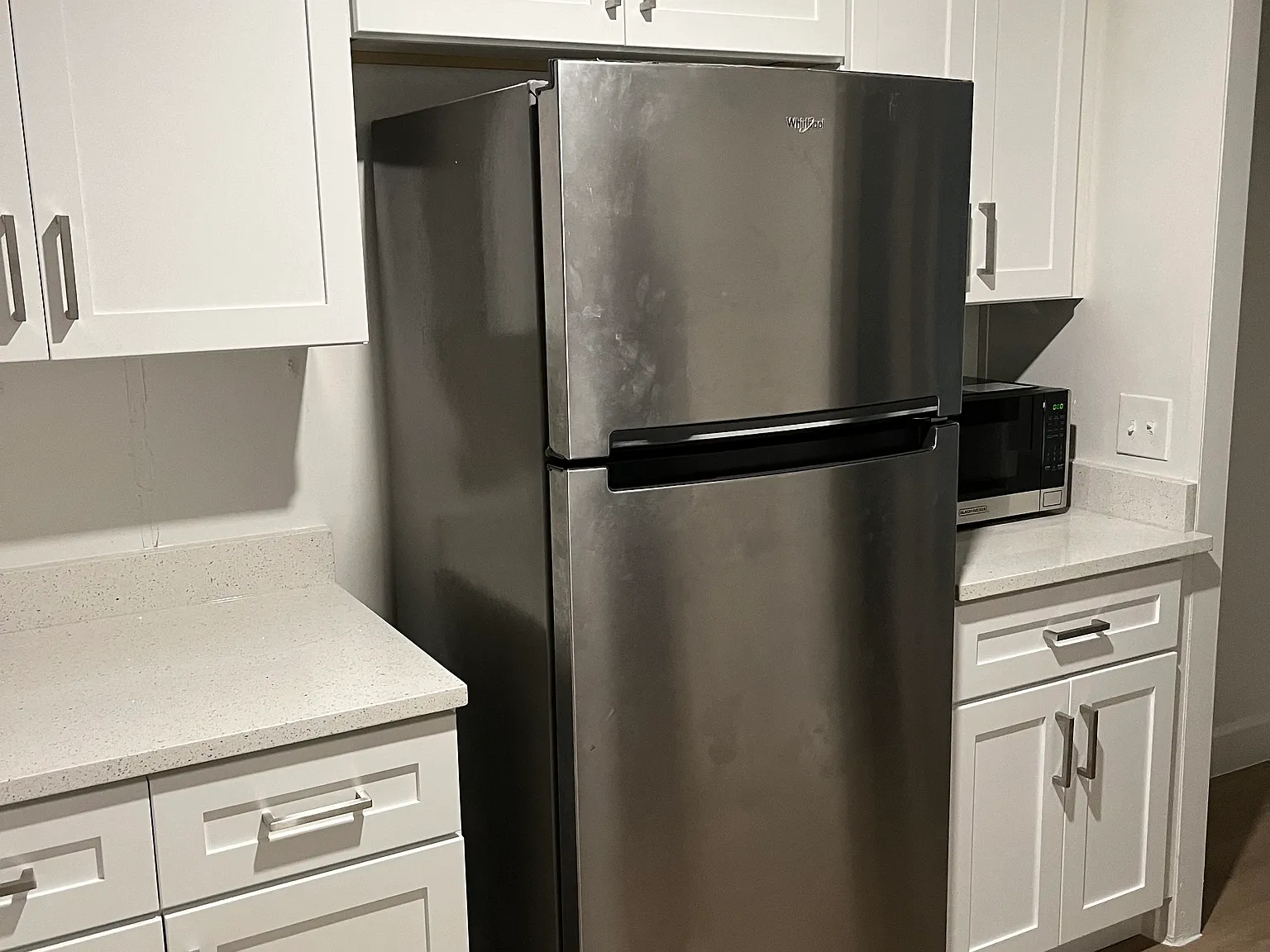 1 bed, 450 sqft, $1,300 — Photo 4