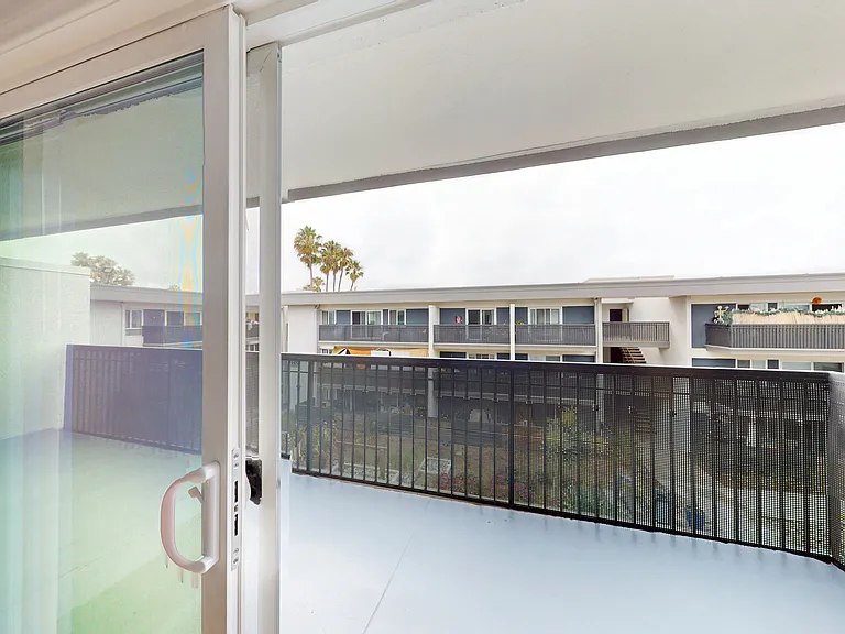 Eight 80 Newport Beach — Photo 176