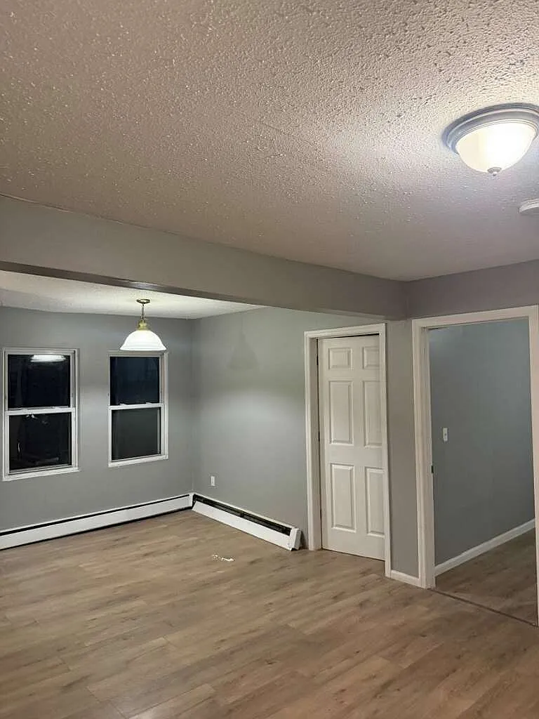 3 bed, $1,900 — Photo 4