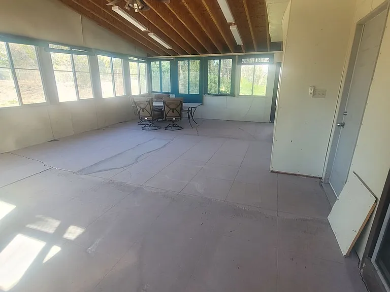 2636 Hickory Dr — Photo 16