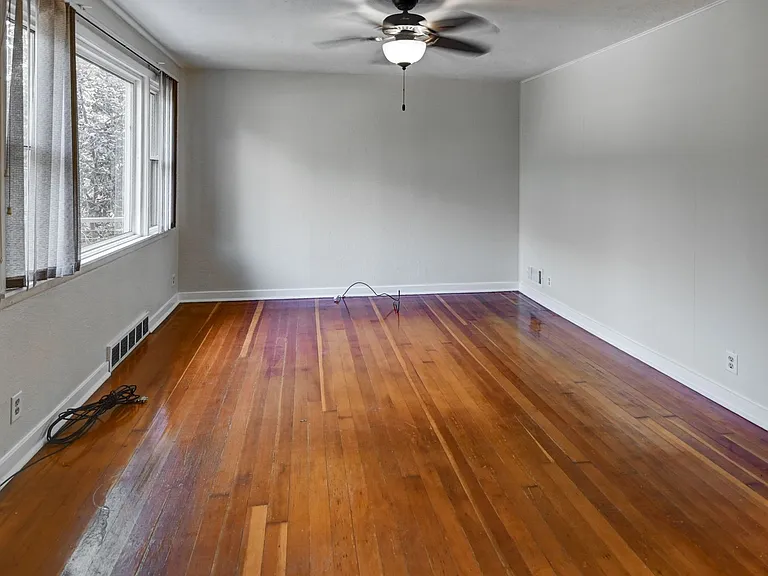 1404 Wyldhaven Ave — Photo 22