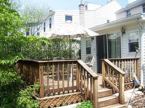4th image of 214 Marshall St