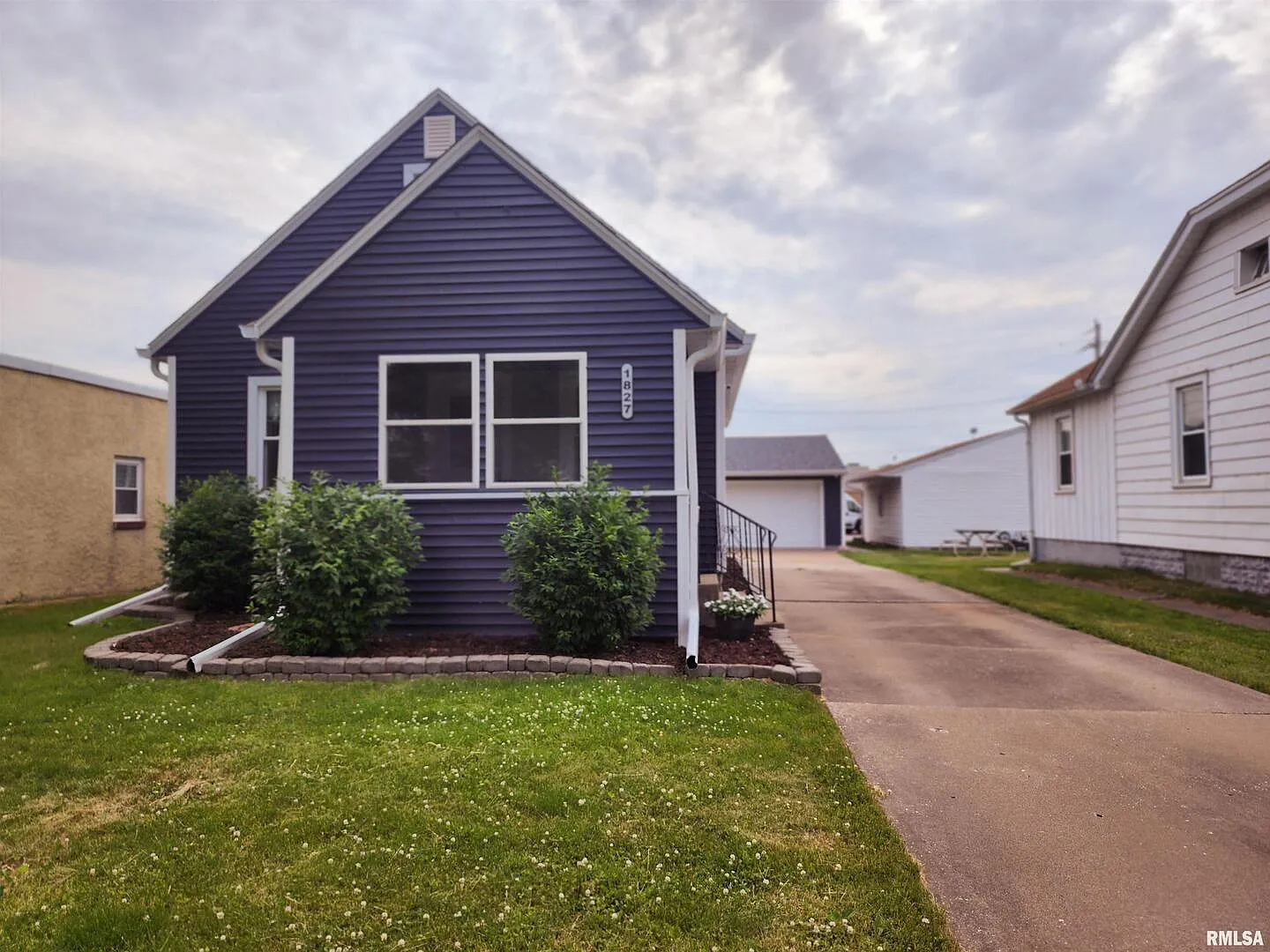1827 46th St photo 1