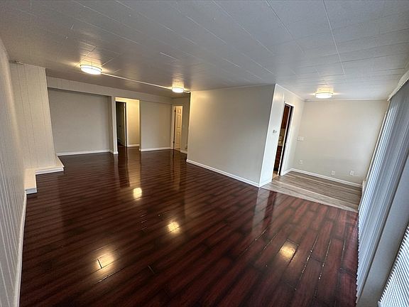 3rd image of 12628 Northup Way APT 9