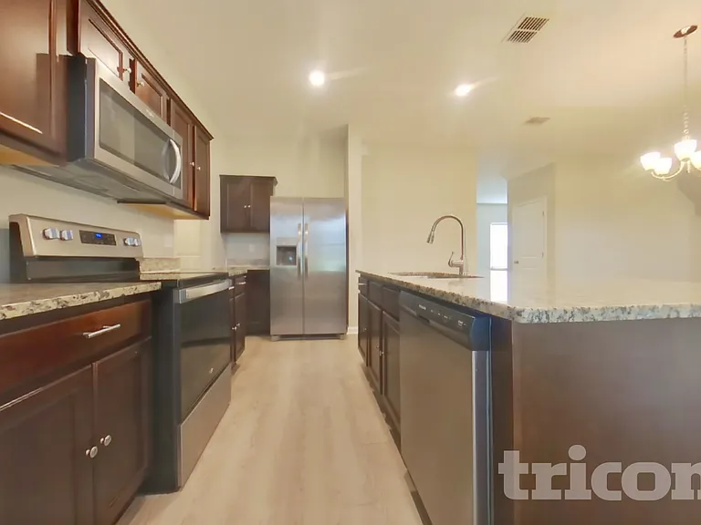 15619 Merlin Ave — Photo 4