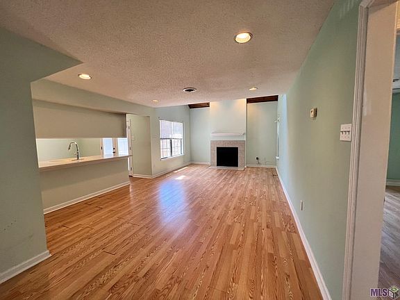 2nd image of 1500 W Esplanade Ave APT 31D