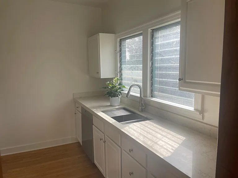 672 Euclid Ave #1/2 — Photo 13