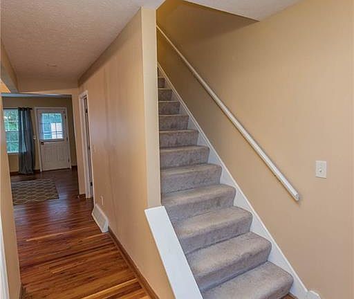 3rd image of 429 Abbeyville Rd #11