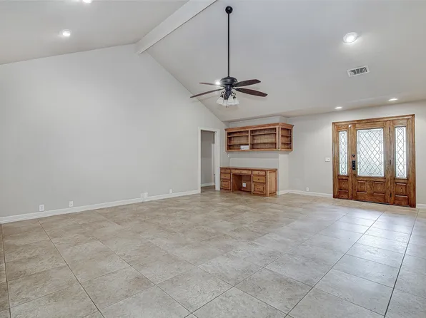 6109 Rayburn Ct, Fort Worth, TX 76133