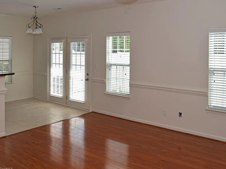 108 Manhattan Ave — Photo 10