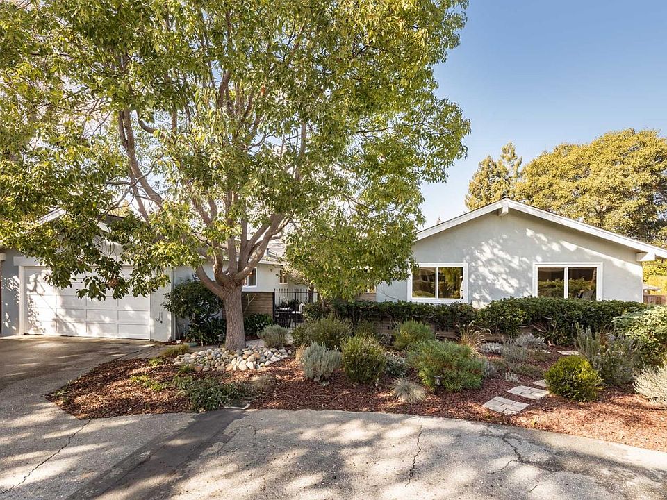 1st image of 483 Denise Ln