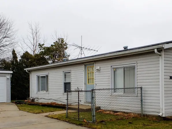 2247 Astor St, Sauk Village, IL 60411