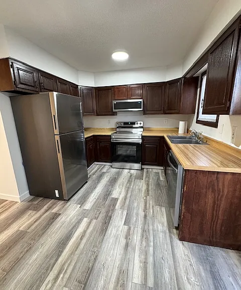 1252 Pleasant Valley Rd #3 — Photo 2